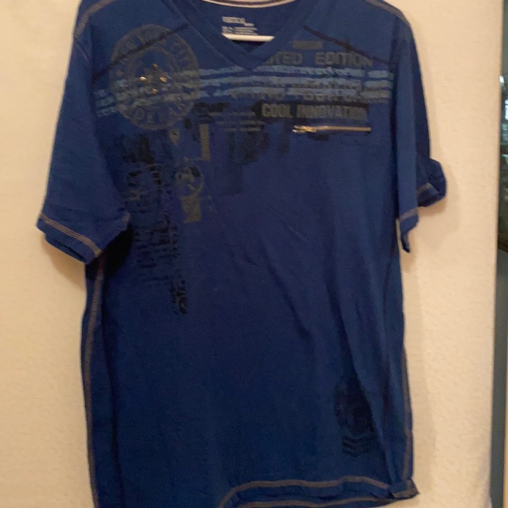 Men’s Xl vertical sport tee